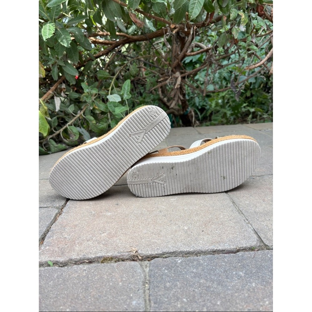 Vionic Women's Mar Wedge Sandal in Camel, Gold & Brown Leather.  EUC - Picture 15 of 16